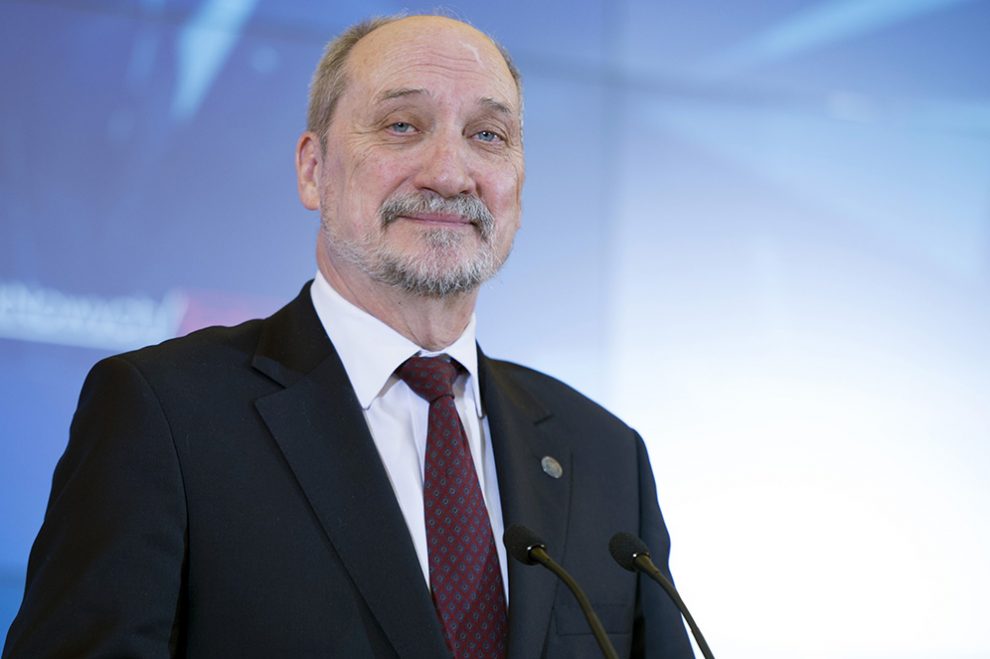 Macierewicz - MON