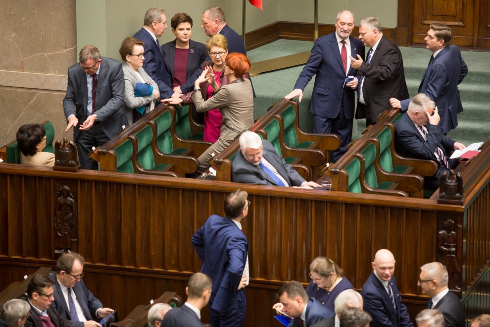 Poznajemy prawdziwy PiS - arogancja i słoma z butów