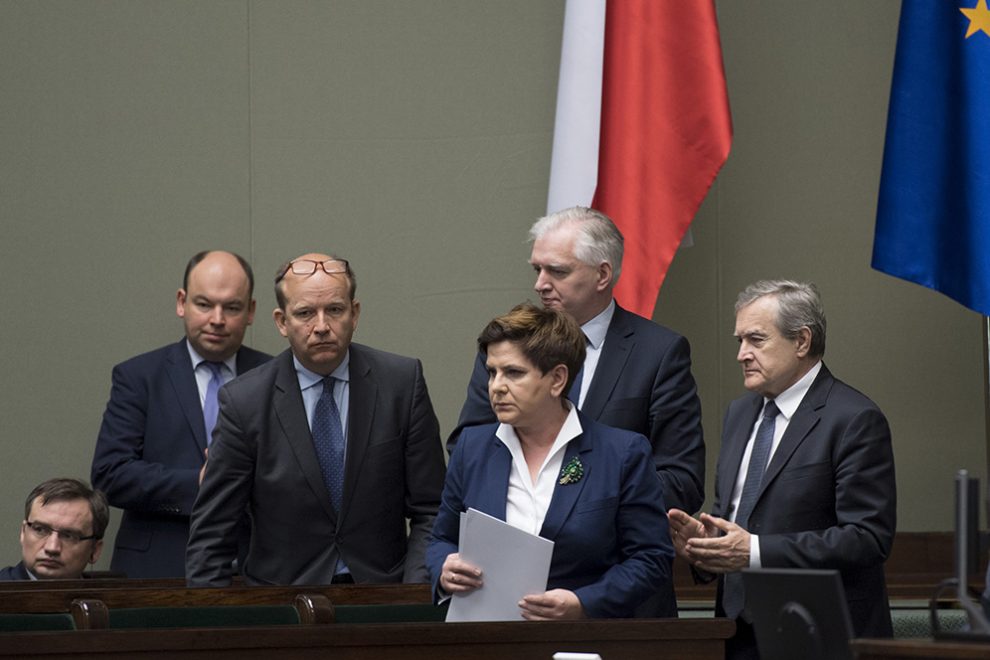 PiS wzmocniło swoich przeciwników - dobra zmiana na równi pochyłej