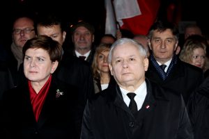 PiS liczy na chryję w rocznicę smoleńską?