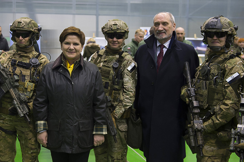 Macierewicz, Berczyński i śmigłowce, czyli gigantyczny skandal