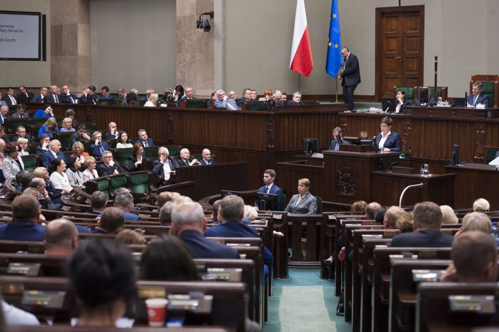 Audyt rządów PO-PSL kpiną. Prokuratura masowo umarza śledztwa