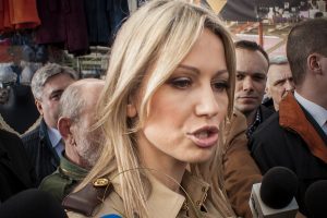 Magdalena Ogórek próbuje zaatakować Wyborczą, a obrywa się Kaczyńskim