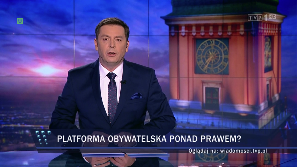 Wiadomości TVP znowu w akcji: "Zmiana konstytucji wymuszona przez PO"