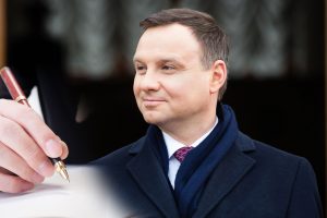 Zaprojektowano specjalny Dudapis, żeby prezydent nie męczył się przy podpisywaniu ustaw...