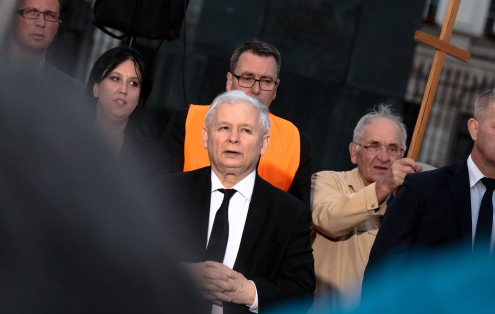 Kaczyński niczym kapłan sekty