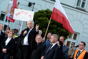 Sekta smoleńska związkiem wyznaniowym?