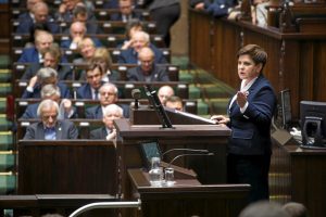 Premier Szydło wyprowadzi Polskę z Unii?