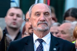 Szef MON minister Macierewicz