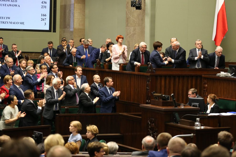 PiS pogrąży samorządy? Rząd chce przejąć kompetencje