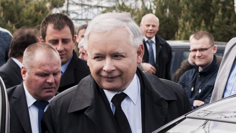 Ten podpis trudno będzie odkręcić. Kaczyński rękami Dudy chce...