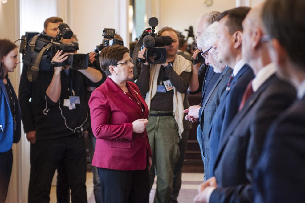 Podatek paliwowy PiS-u ma drugie dno. Wiemy na co pójdą pieniądze