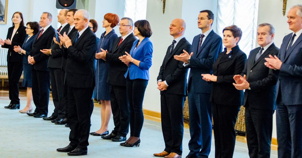 To może pokrzyżować plany Kaczyńskiemu. Tygodniowy przegląd sondaży