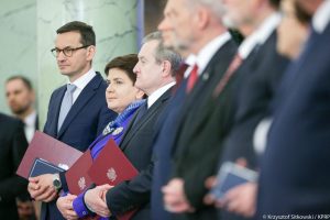 Krystyna Pawłowicz ujawnia prawdziwy powód pozostawienia Beaty Szydło w rządzie