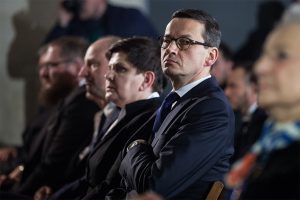 Czy PiS straciło na konflikcie z Izraelem? Tygodniowy przegląd sondaży