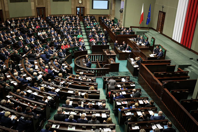 Wolna niedziela z rodziną - nie u posła PiS. Porażająca hipokryzja polityka partii rządzącej