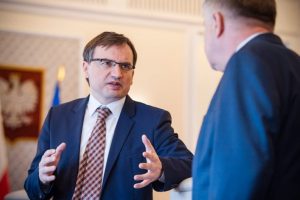 Tomasz Komenda atakuje Ziobrę. Rażąca obłuda ministra obnażona