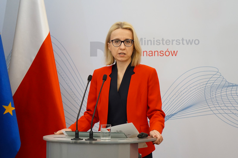 Kuriozalne tłumaczenie minister finansów. PiS nie zrealizuje jednej z najgłośniejszych obietnic wyborczych