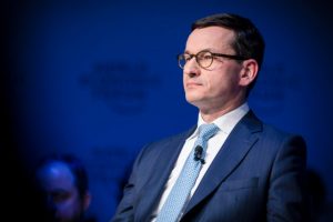 Ta decyzja Morawieckiego wpędzi tysiące firm w kryzys. Autorytet prawa podatkowego bije na alarm