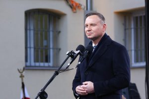 Polacy bezlitośni dla Andrzeja Dudy! Tygodniowy przegląd sondaży