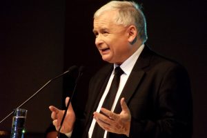 Czy nowa partia odbierze władzę Kaczyńskiemu? Tygodniowy przegląd sondaży