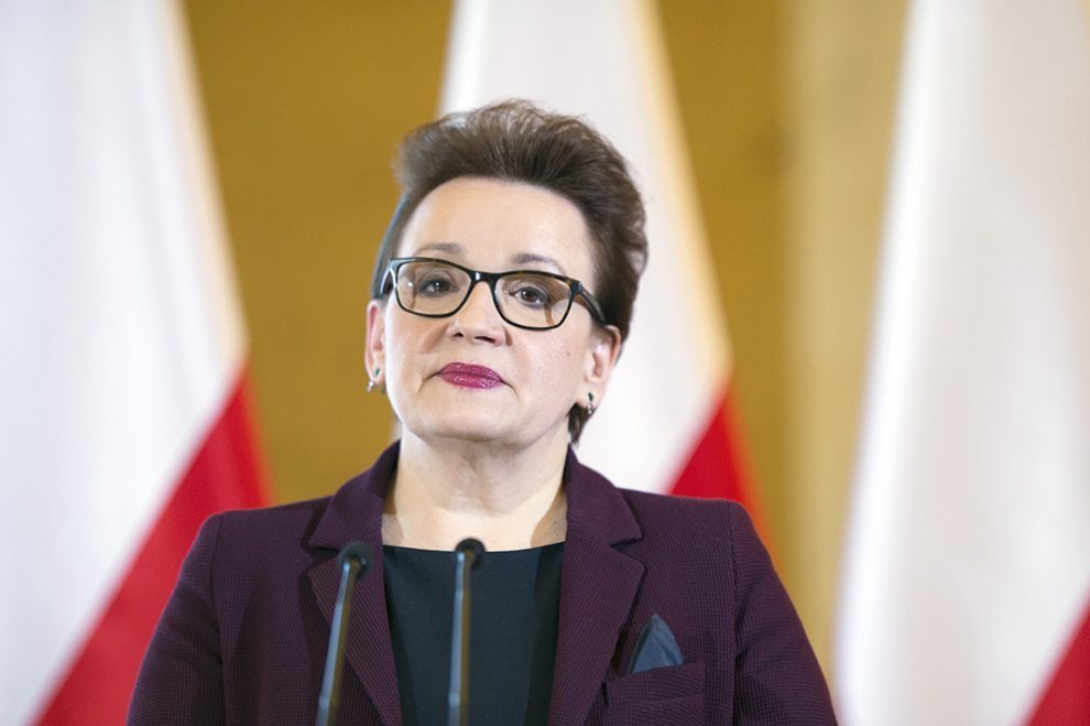 Minister Zalewska pogrąży rząd? Rośnie napięcie w oświacie