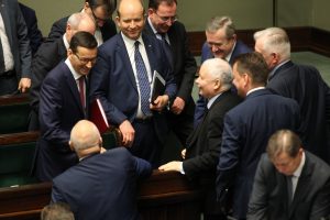 Oszukali wyborców i teraz będą rządzić razem z partią Kaczyńskiego? Tak przepadły samorządy