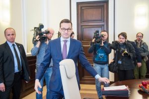 Morawiecki przechodzi do ofensywy. Desperackie kłamstwa o Unii Europejskiej ocalą premiera?