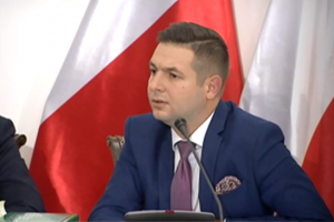 Morawiecki wsadził Jakiego na minę. Filar kampanii PiS w stolicy okazał się skandalicznym kłamstwem