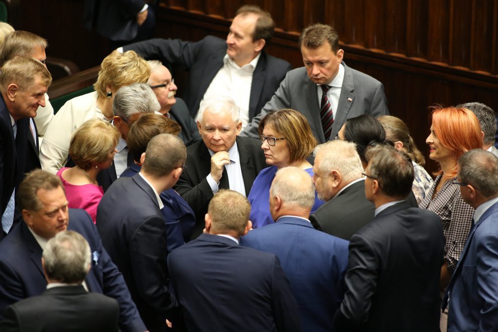 PiS ciosu z tej strony się nie spodziewał. Sojusznik naraził dobra zmianę na śmieszność w ciszę wyborczą