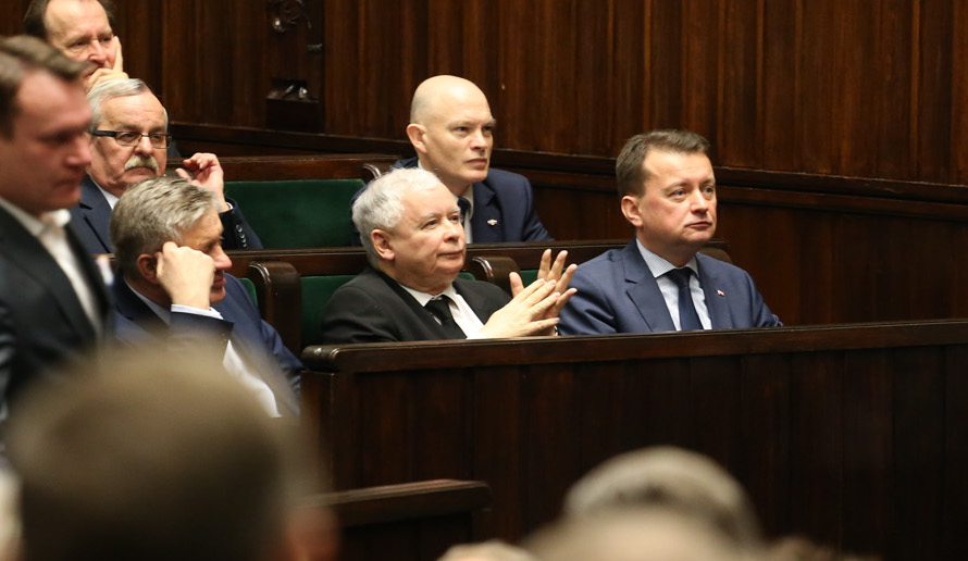 PiS do końca oszukiwał Polaków. Skandaliczne sceny na marszu