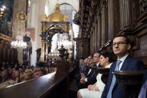 Czy Glapiński pogrąży Kaczyńskiego? Tygodniowy przegląd sondaży